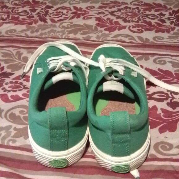 Women's canvas shoes by Cariuma - Picture 3 of 4